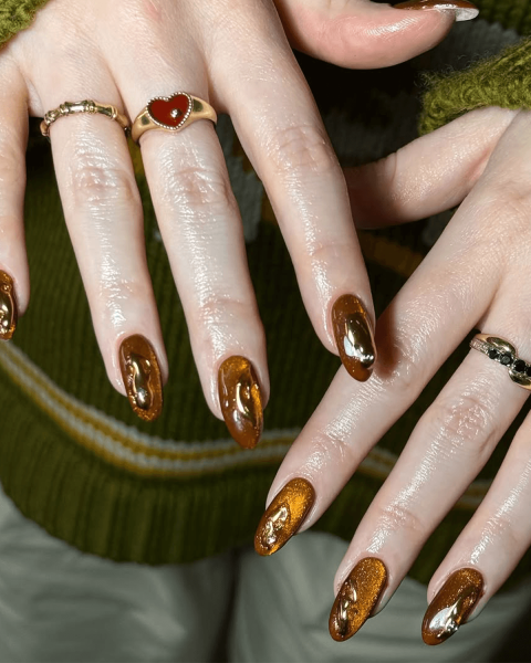 Amber cateye manicure